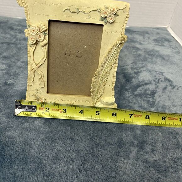 Cream Resin 3D Photo Frame of Inkwell Feather and Roses - 4.25" X 2.75" Photo - Picture 7 of 8